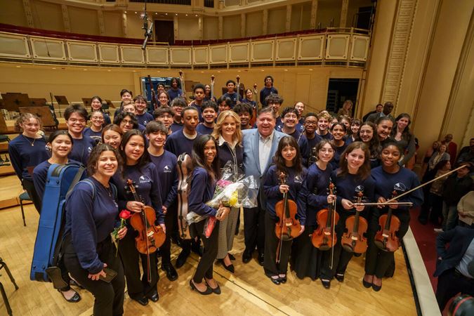 governor with group photo